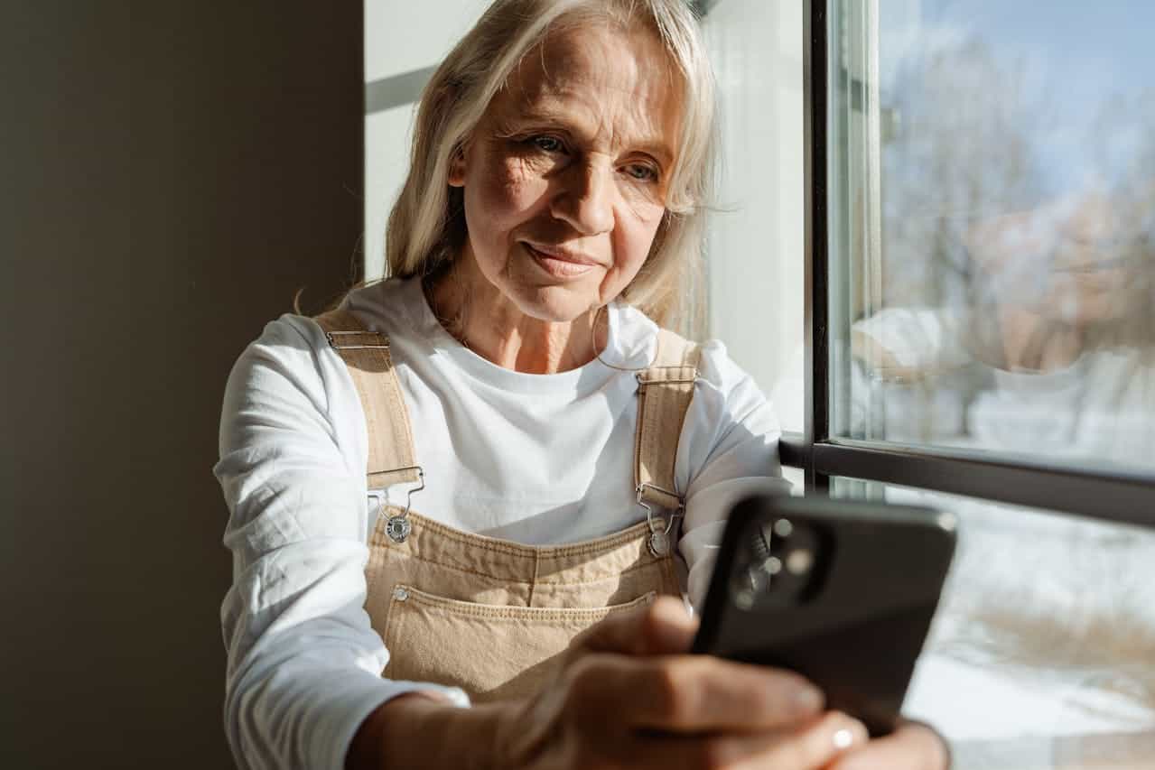 Advantages of Smartphone-Based Chronic Health Monitoring