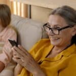 Prendere in mano la propria salute: L'ascesa del monitoraggio dei segni vitali basato su smartphone per le condizioni croniche