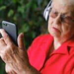 The Use of Smartphone Cameras to Extract Vital Signs and Blood Glucose Data Through Transdermal Optical Imaging (TOI)